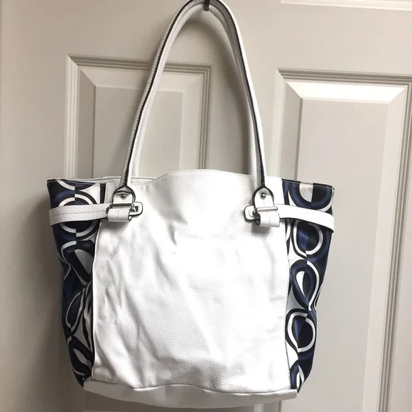 Large “Coach-Like” Bag - Picture 4 of 14